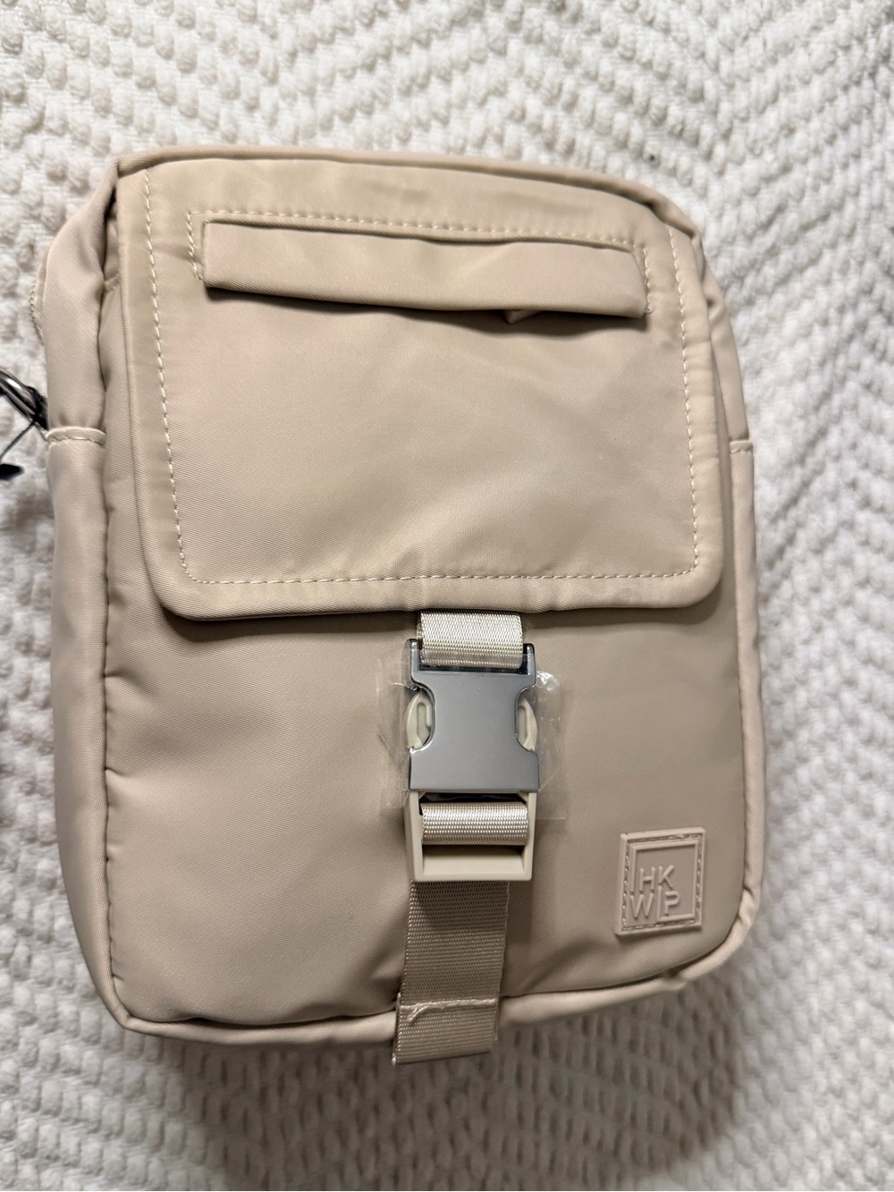 🤍New IHKWIP The Clip It Crossbody Bag🤍 - Picture 4 of 9